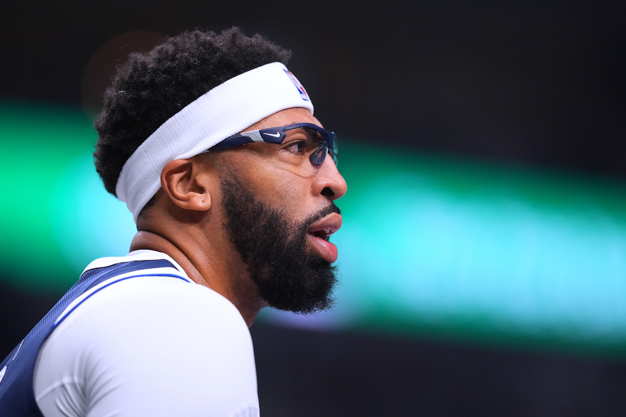 pg电子官网-独行侠官方：浓眉伤势无需手术 恢复时间预计六周左右