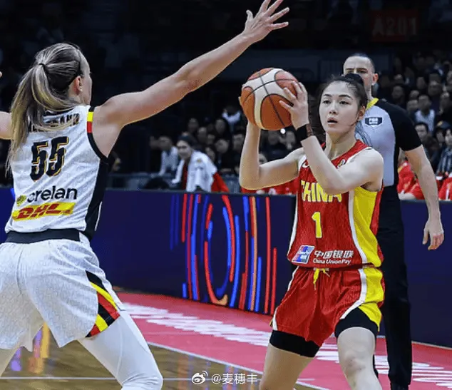 媒体人：中国女篮内线攒够了“移动长城”，却外线不行了